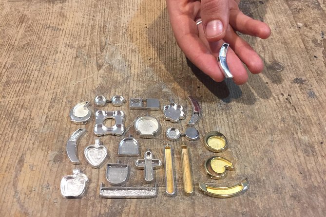 Micromosaic Jewelry Workshop in Rome, Italy - Best for families, couples, and art-minded travelers