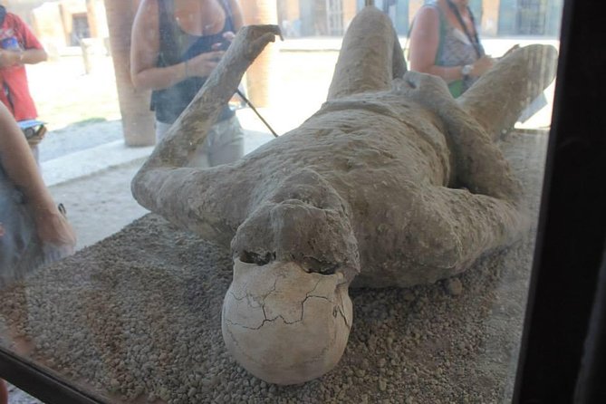 Naples & Pompeii Day Trip - Small Group - Lunch and the Naples Reality Check (Food not included)
