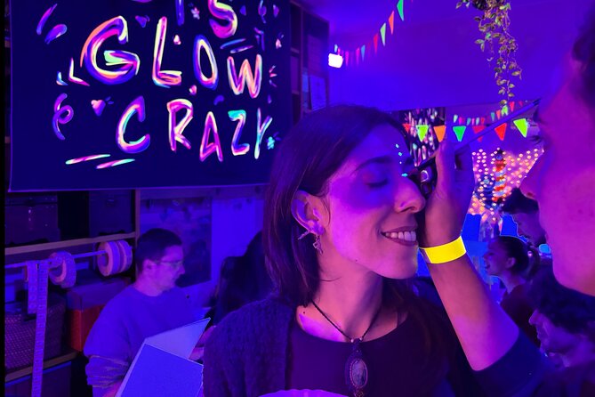 Neon Art Painting Experience in Immersive Studio (No Stop Wine) - Key Highlights (What Makes This Worth Your Time)