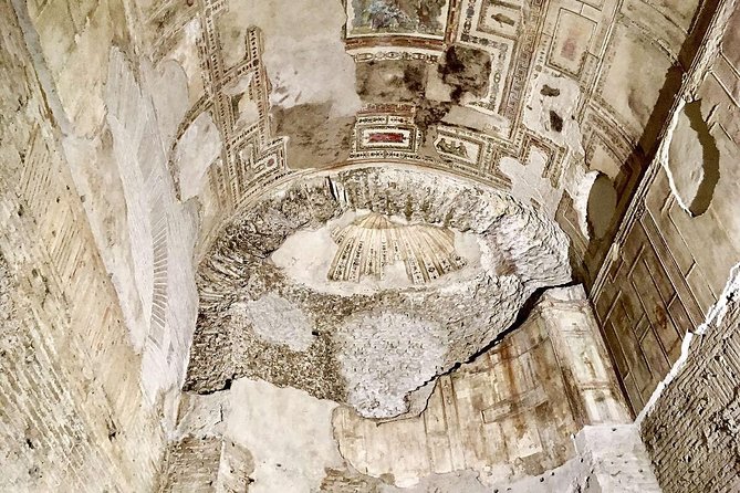Nero's Golden House restoration site tour - Virtual reality glasses: the best part for most people
