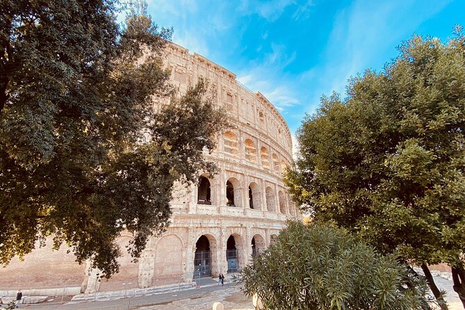 Only Colosseum small group tour - Headphones Included: Small Detail, Big Relief