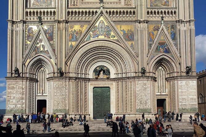 Orvieto and Civita di Bagnoregio: Private Full Day Trip from Rome - Do you need a licensed guide here?