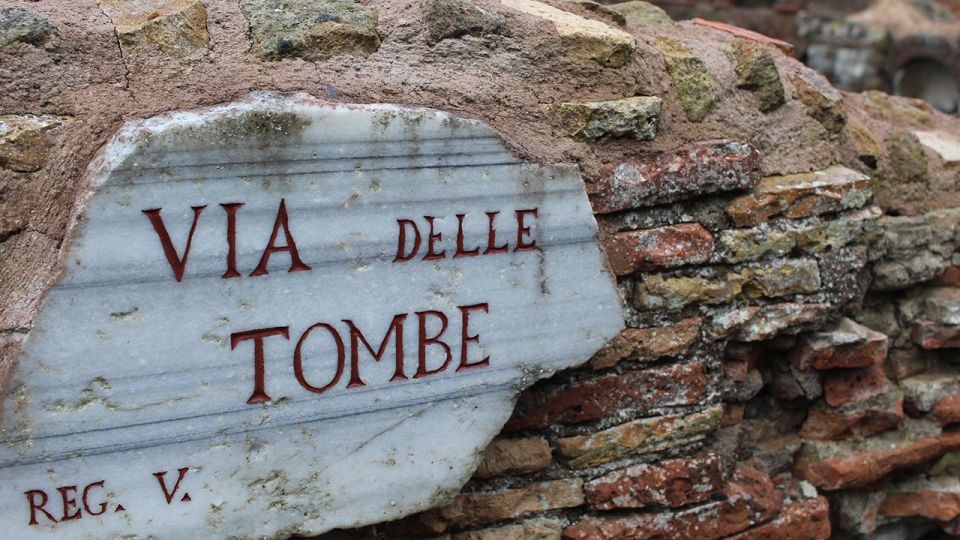Ostia Antica Small Group Tour - How the guide changes the value of the ruins