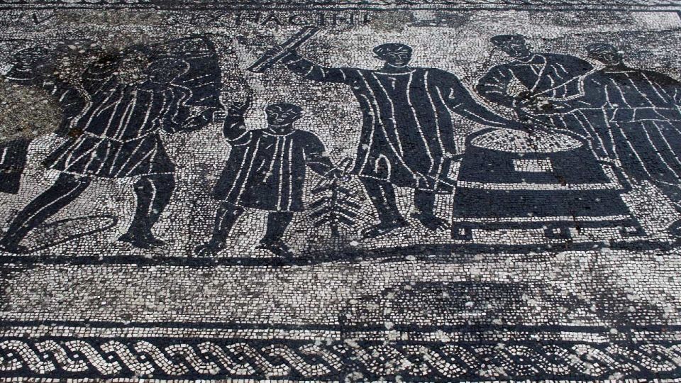 Ostia Antica Small Group Tour - The timing and walking reality of a 4-hour half day