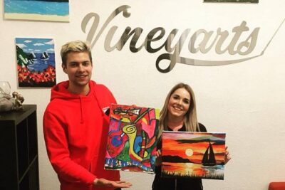 Paint & Sip in a 17th-Century Palazzo with Wine & Pizza - What’s Included: Supplies, Pizza, Wine, and Your Finished Canvas