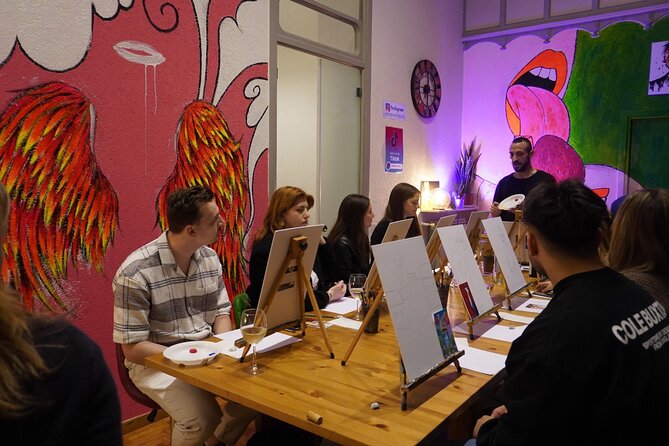 Paint & Wine Experience in Piazza Navona - Meet the artists: why the teaching style matters