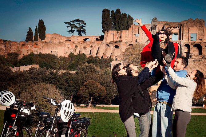 Panoramic Rome Off-the-beaten-track Tour with Cannondale Ebike - Castel Sant’Angelo to Piazza Farnese: monuments at street level speed
