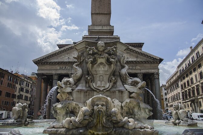 Pantheon, Trevi Fountain and Caravaggio tour with virtual guide - Spanish Steps: a smart finale with a built-in rest