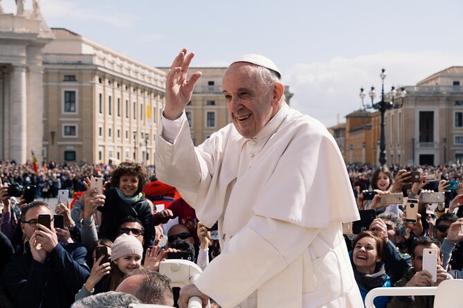 Papal Audience and Vatican Museums Tour - Stop 1: St. Peter’s Square and the papal audience moment