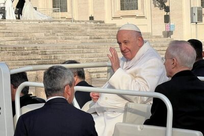 Papal Audience in Rome Private Tour with Pope Leo XIV in Rome - Where Your Guide Can Change Everything: Seating and Positioning