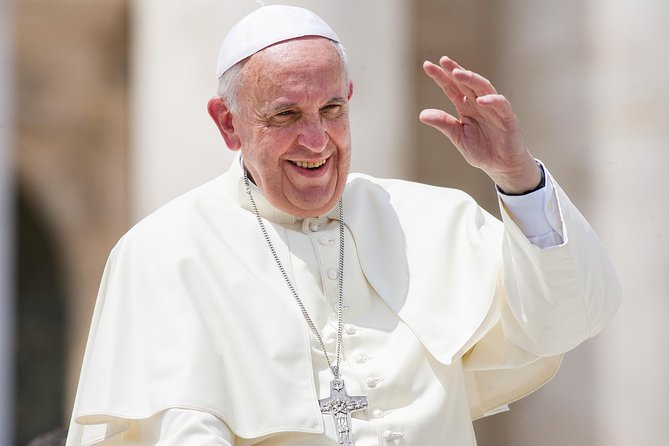 Papal Audience with Pope Leo XIV and Expert Local Guide - How long will you stand? Managing the wait and the crowd