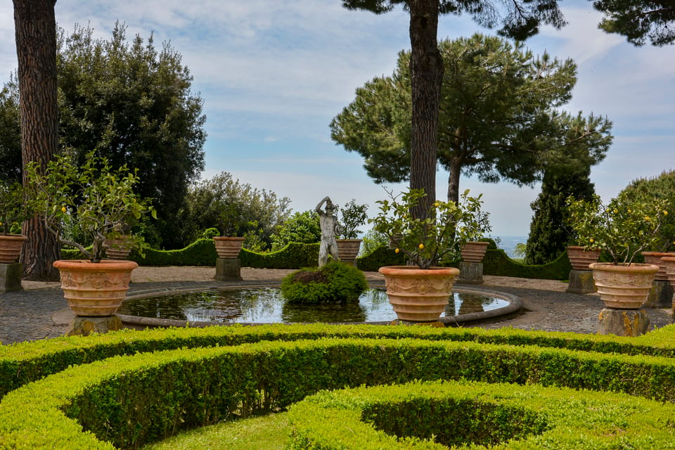 Papal Palace and Secret Garden Ticket and Audio Guide - Audio guide in Italian and English: how to get value without feeling tied to it