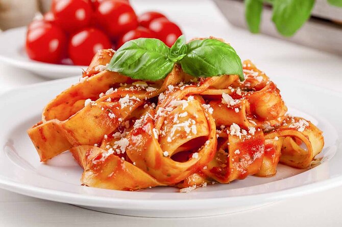 Pasta Cooking Class in Rome - Fettuccine Class in Piazza Navona - Inside the Workshop: From Dough to Fettuccine