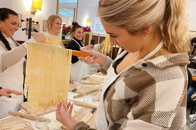 Pasta Cooking Class in Rome - Fettuccine Class in Piazza Navona - The Meal Setup: Bruschetta, Drinks, Then Your Pasta
