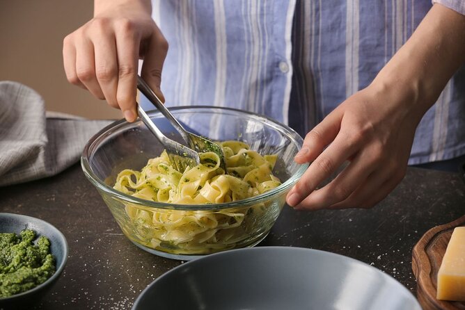 Pasta Cooking Class with Pesto Sauce Making in Rome City Center - Piazza Navona at 7pm: what the start feels like