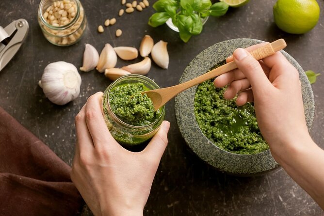 Pasta Cooking Class with Pesto Sauce Making in Rome City Center - Itinerary reality: what happens during the Piazza Navona stop