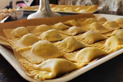Pasta Masterclass and Wine Tour in the Minardi Vineyard - The wine lesson: 3 boutique bottles plus a tavern pour