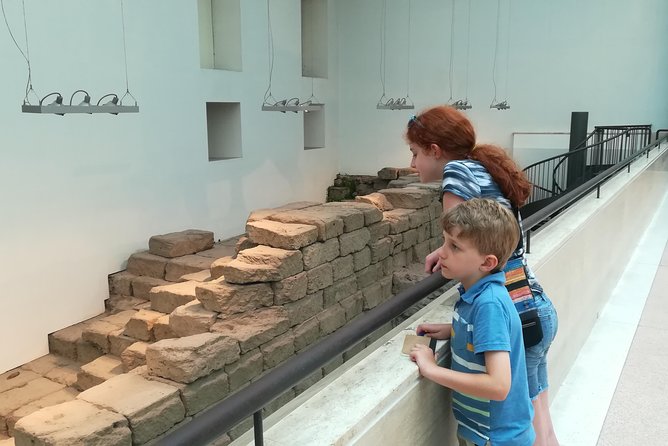 Percy Jackson and Ancient Myths Tour at the Capitoline Museums with Alessandra - Alessandra’s myth-and-art approach: games that teach without feeling like school