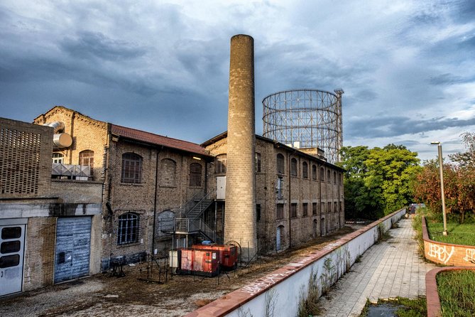 Photo Tour in the Ostiense district: forfeiture and redevelopment - Walking logistics: flat route, but plan for a long stretch