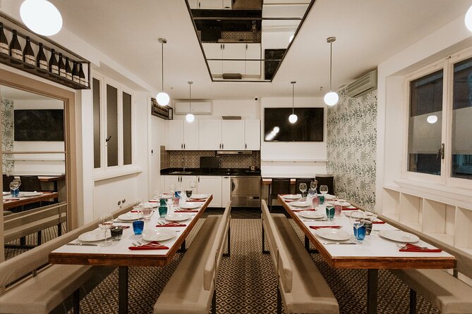 Pizza and Gelato Making Class in Rome - The sit-down meal: appetizers, wine, and eating on your schedule