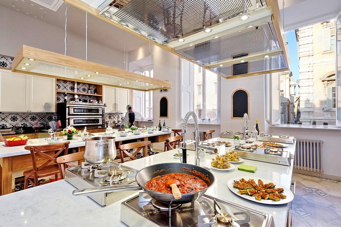 Pizza and Gelato Making Class in Rome - Who you’ll be learning with: the small-group advantage