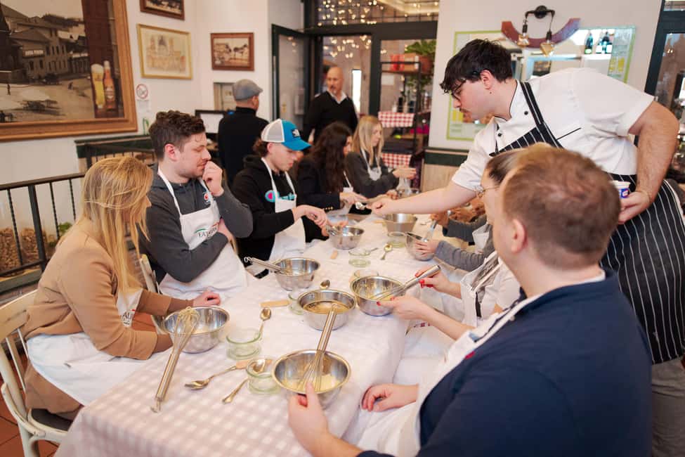 Pizza Cooking Class in Rome - Piazza Navona - How the Pizza Lesson Works in a Small Group (Up to 10)