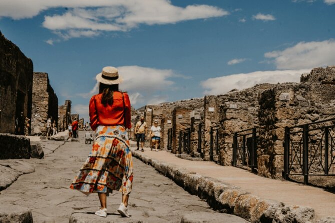 Pompeii Guided Tour with Train Included from Rome - After the guide: where to regroup and how to keep exploring