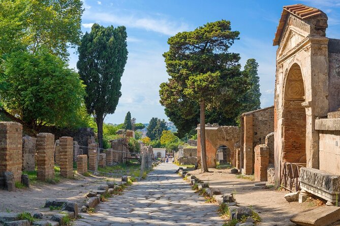 Pompeii & Herculaneum by Train from Rome with Pizza Lunch - Naples transfer before Herculaneum: a short break that resets your brain