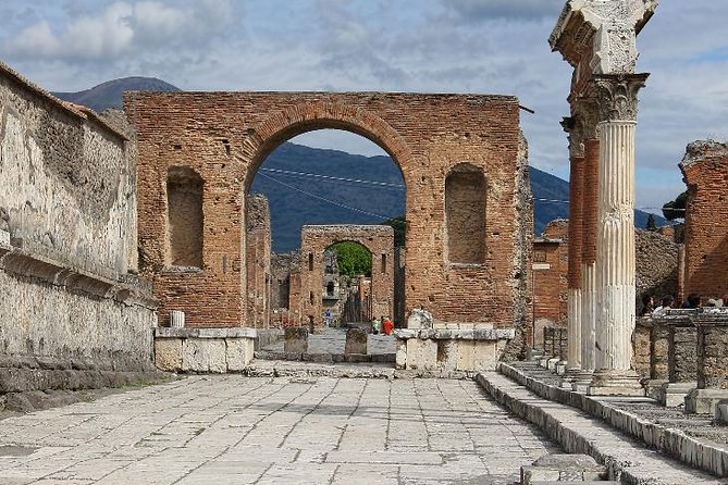 Pompeii, Sorrento and Amalfi Coast (Driver Only/Self Touring) - Pompeii: what you’ll see, how long it really takes, and whether to add a licensed guide