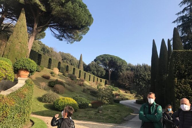 Pontifical Villa Gardens at Castel Gandolfo Audio-Guided Minibus Tour - How the eco open minibus + audioguide keeps the tour moving