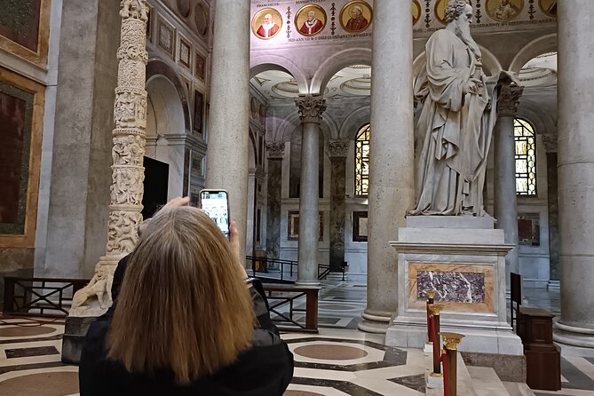 Pope Francis Tomb and Papal Basilicas Tour - Meeting Up and Getting Around: Santa Maria Maggiore Start, Lateran Finish