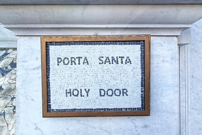 Pope Francis Tomb and Papal Basilicas Tour - Stop 3: San Giovanni in Laterano, Papal Throne, and Scala Santa