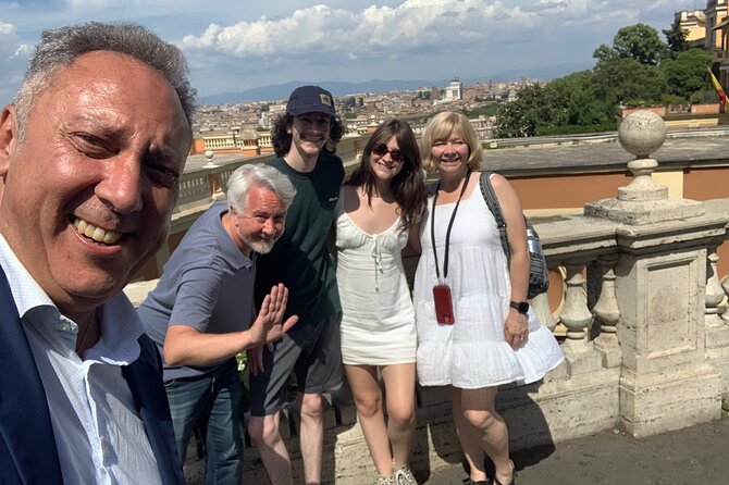 Private city tour in Rome with driver-guide - Piazza Venezia and the Vittoriano: big views, quick context