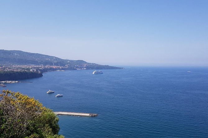 Private daytour medieval castles from Civitavecchia port - Castello dell’Abbadia and the Roman Bridge Connection
