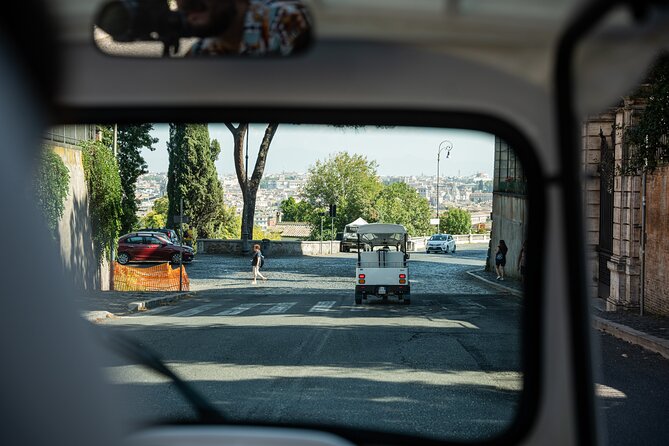 Private Electric Tuktuk Tour of Rome with Prosecco and Pickup - Why Rome makes sense in an electric tuktuk