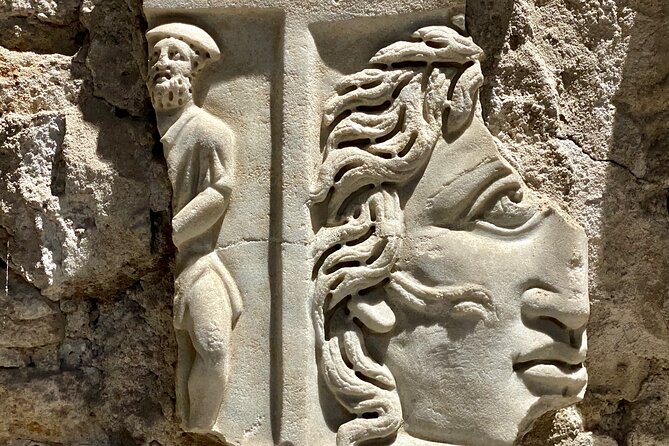Private Express Tour of Roman Catacombs with Transfer - What the headsets and pacing do for you underground