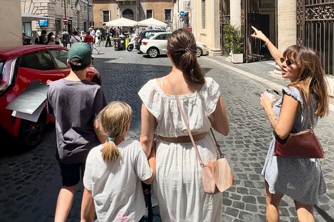 Private Family Scavenger Hunt & Art Lab Tour – Rome Landmarks - Piazza Navona: Where the Clues Feel Like Street-Level Art