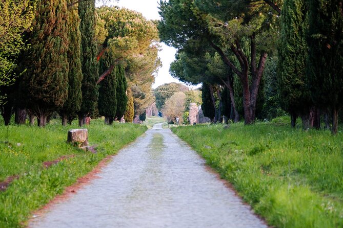 Private Guided Catacombs and Rome Highlights Tour in Golf Cart - Capitol Area and the Pantheon: The Big Finale Moment