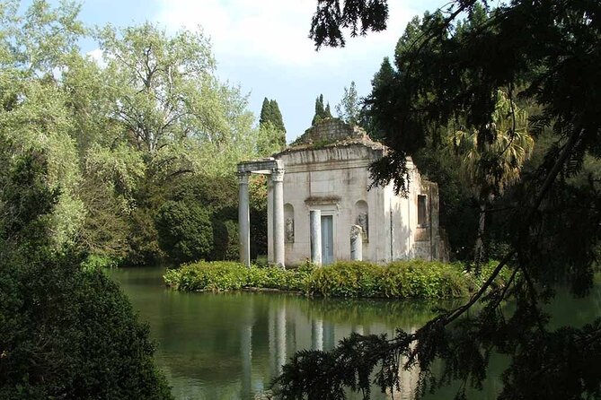 Private Guided Day Tour to Pompeii and the Royal Palace of Caserta - Caserta’s Royal Palace: Grand Staircase to chapel and royal rooms
