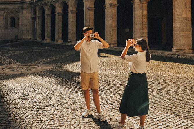 Private Photo Shoot in Sunny Rome - Where you meet (and where you finish) around the Colosseum
