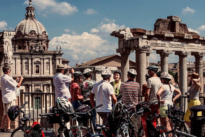 Private Rome City Bike Tour with quality Cannondale EBike - Trevi Fountain, Spanish Steps, and Piazza del Popolo: classics with less chaos