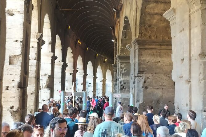 Private tour: Colosseum & Ancient City VIP - Palatine Hill in 30 minutes: the Seven Hills and the Romulus/Remus story