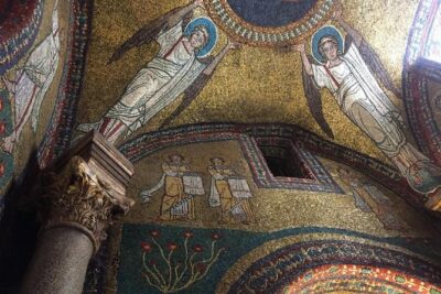 Private Tour - Monti district - Stop 1: Santa Maria Maggiore and the Mary mosaics that set the tone