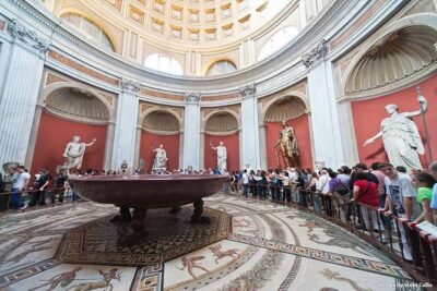 Private Tour of the Vatican Museums and Sistine Chapel - Gallery stops: Maps, Candelabra, and Tapestries