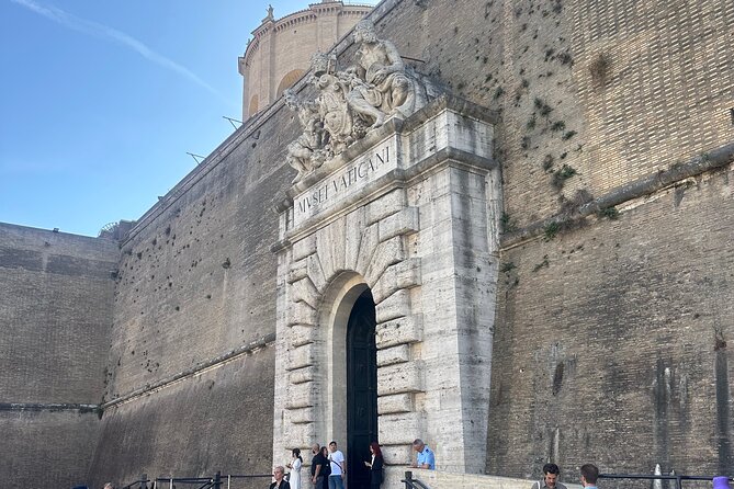 Private Tour of Vatican & Sistine Chapel Without Line - Stop 3: St. Peter’s Basilica and the short-cut entrance