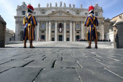 Private Tour of Vatican with St. Peter's, Papal Tombs and Dome - Vatican Museums in 2 hours: highlights with breathing room