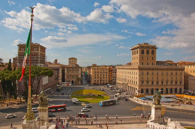 Private tour with photographer of Rome - Key things you’ll notice right away