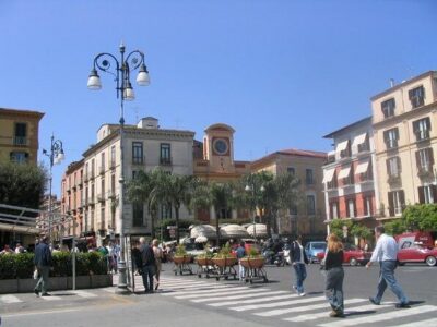 Private Transfer from Rome and nearby to Sorrento or to Positano - Your 4-hour ride: pickup timing and what to expect in the car
