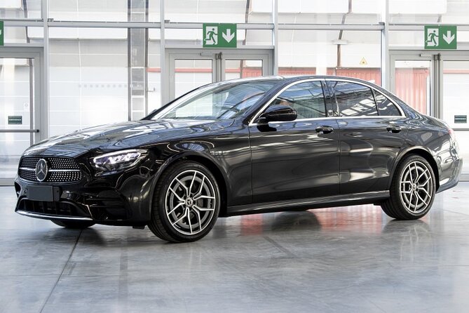 Private Transfer from Rome Fiumicino Airport FCO to Rome - The car comfort: Mercedes E-Class or similar, with A/C