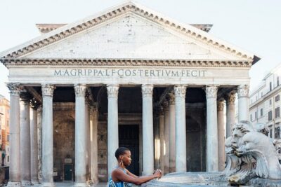Private Vacation Photography Session with Local Photographer in Rome - Choosing your route: iconic classics or a custom walk